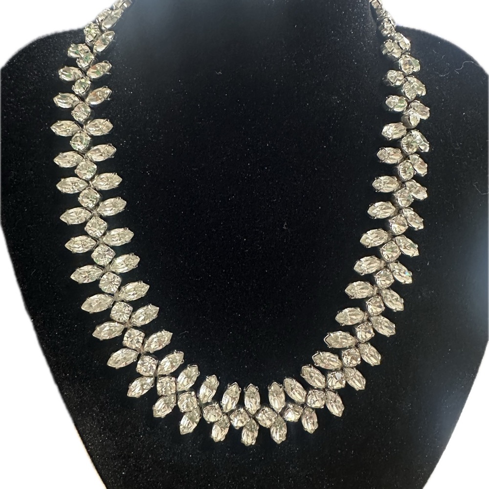 Beautiful 1950s Rhinestone Necklace